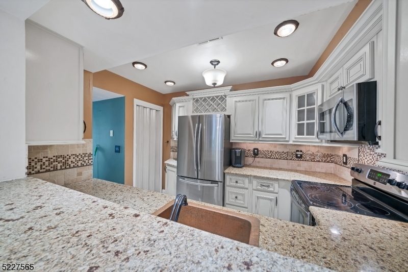 Readington Twp., NJ 08887,21 Owl Ct