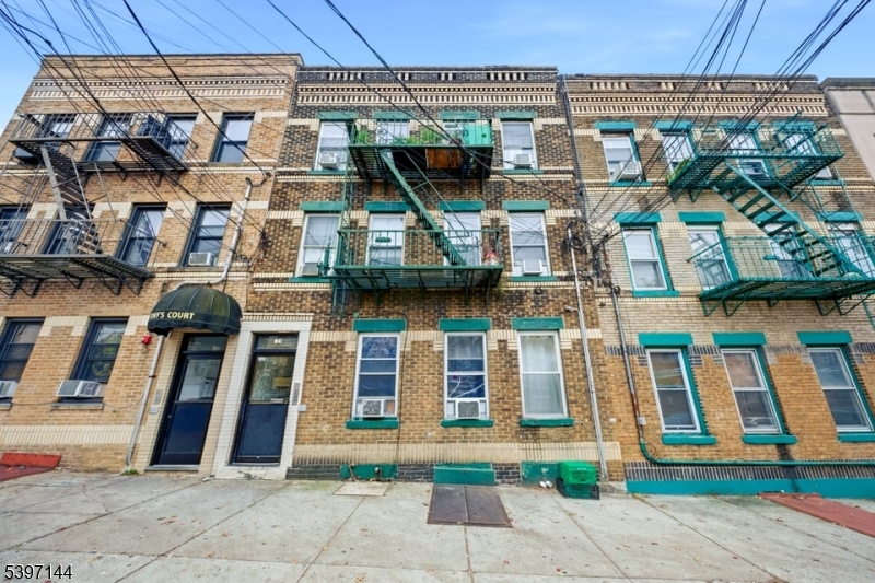 West New York Town, NJ 07093,123 63Rd St