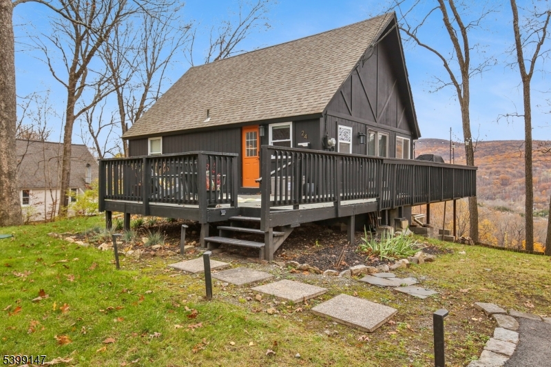 24 Peach Tree Rd, Vernon Twp., NJ 07462