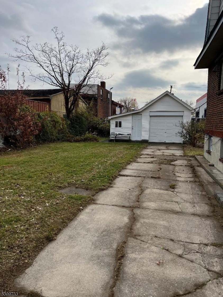 Little Ferry Boro, NJ 07643,1 Woodland Ave