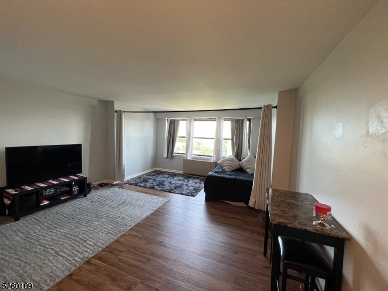 Passaic City, NJ 07055,285 Aycrigg Ave #12C