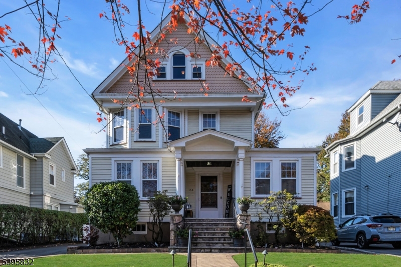 158 Mountain Way, Rutherford Boro, NJ 07070