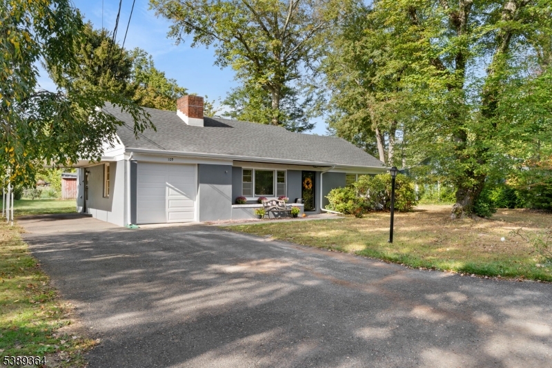 109 Warrenville Rd, Green Brook Twp., NJ 08812