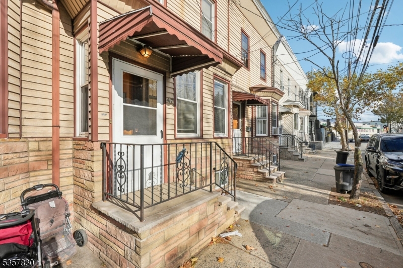 Newark City, NJ 07105,417 Lafayette St