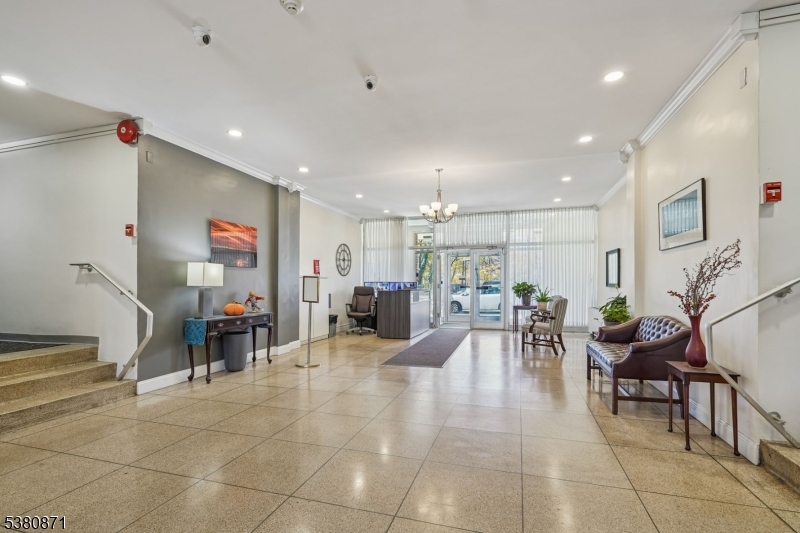 Glen Ridge Boro Twp., NJ 07028,926 Bloomfield Ave 5B #5B