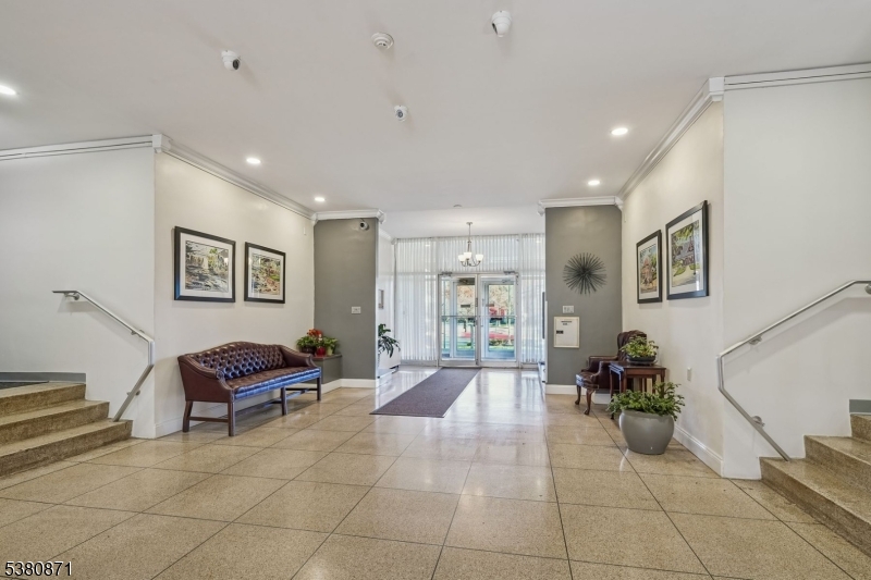 Glen Ridge Boro Twp., NJ 07028,926 Bloomfield Ave 5B #5B