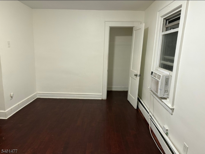 Newark City, NJ 07112,119 Lyons Ave