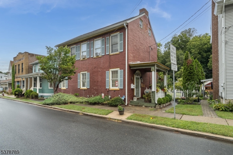 323 Water St, Belvidere Twp., NJ 07823