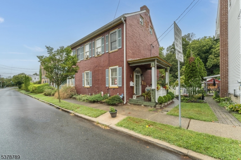 Belvidere Twp., NJ 07823,323 Water St