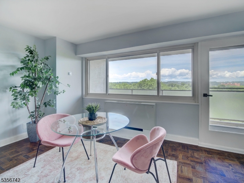 East Orange City, NJ 07018,377 S Harrison St #8I