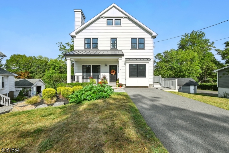 9 Hillcrest Ave,  Peapack Gladstone Boro,  NJ 07934