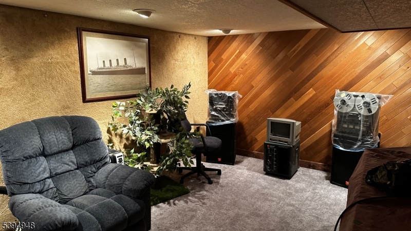 Nutley Twp., NJ 07110,12 Renner Ave