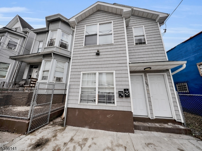 740 E 18Th St #1, Paterson City, NJ 07501