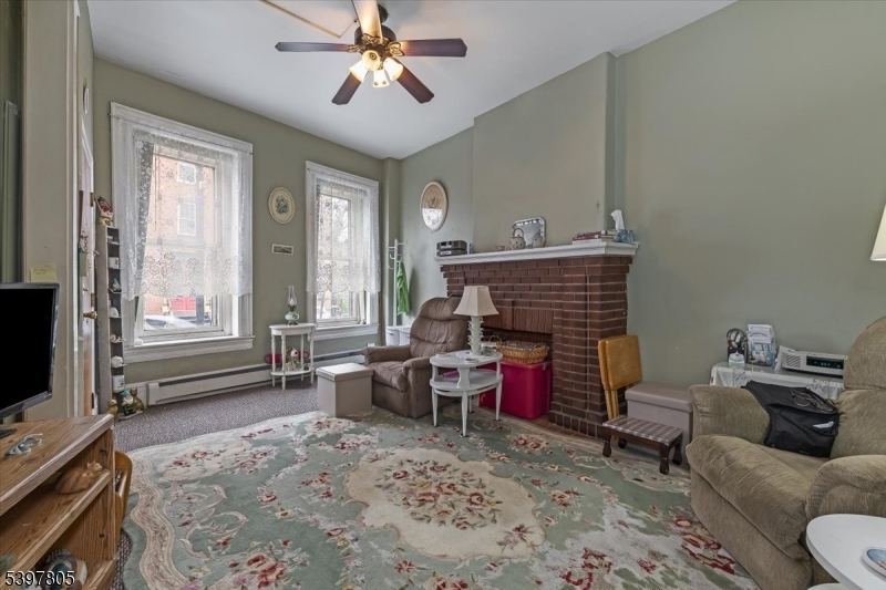 Phillipsburg Town, NJ 08865,99 S Main St