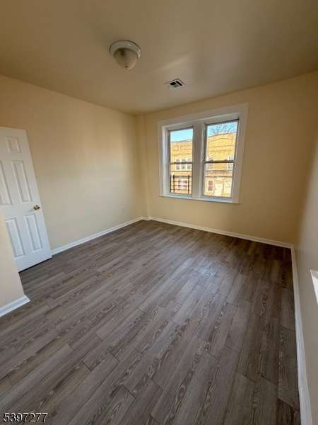 Newark City, NJ 07112,120 Bragaw Ave #3