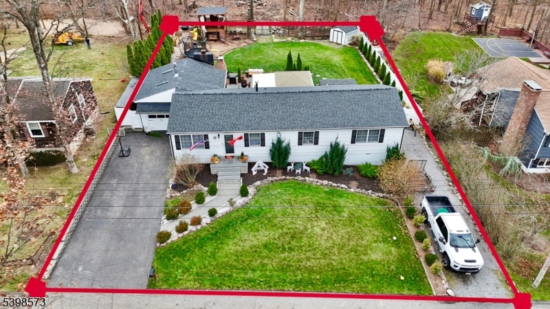 153 Mountain Cir South, West Milford Twp., NJ 07480