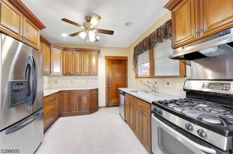 Totowa Boro, NJ 07512,80 Garfield Place