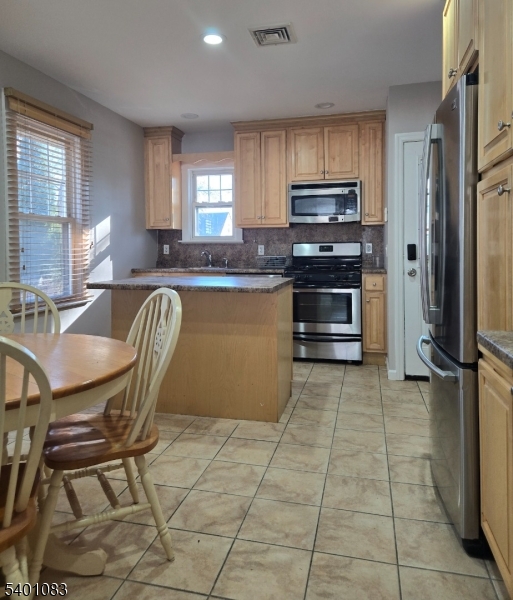 Totowa Boro, NJ 07512,448 Riverview Dr