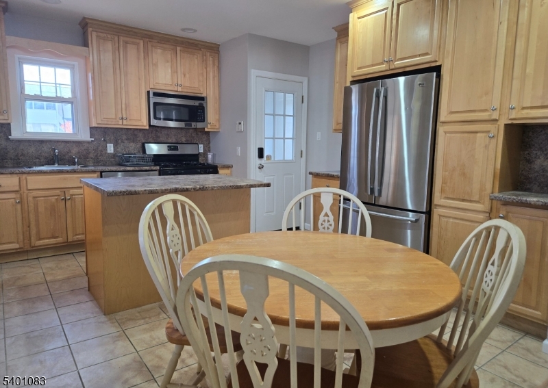 Totowa Boro, NJ 07512,448 Riverview Dr