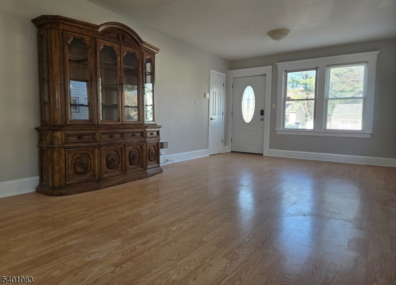 Totowa Boro, NJ 07512,448 Riverview Dr