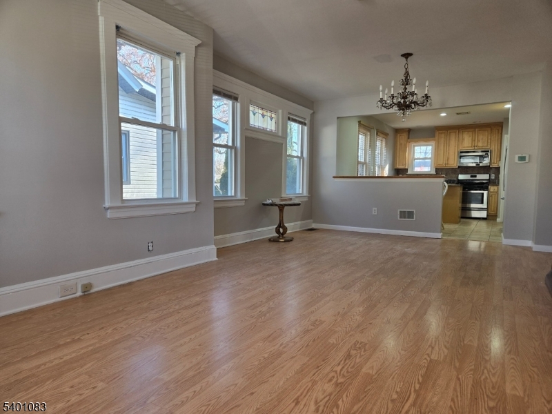 Totowa Boro, NJ 07512,448 Riverview Dr