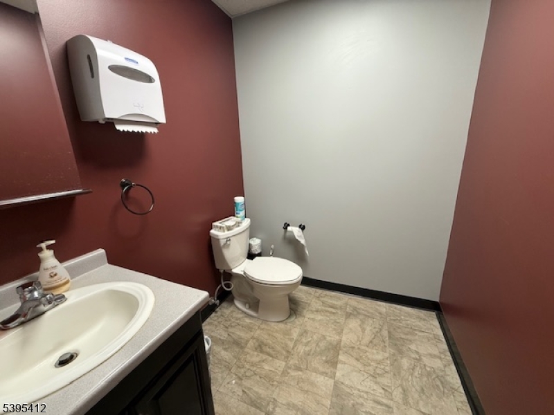 Clifton City, NJ 07012,15 Somerset Pl