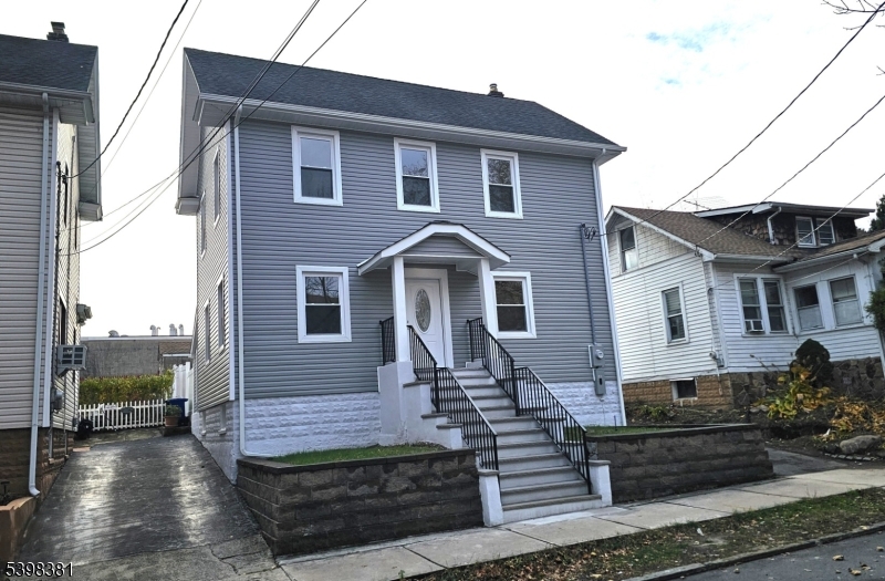 Newark City, NJ 07104,8 Tiffany Blvd