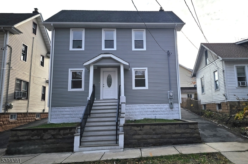 Newark City, NJ 07104,8 Tiffany Blvd