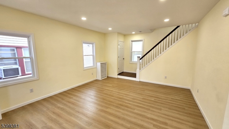 Newark City, NJ 07104,8 Tiffany Blvd