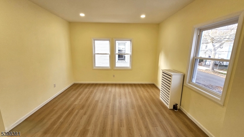 Newark City, NJ 07104,8 Tiffany Blvd