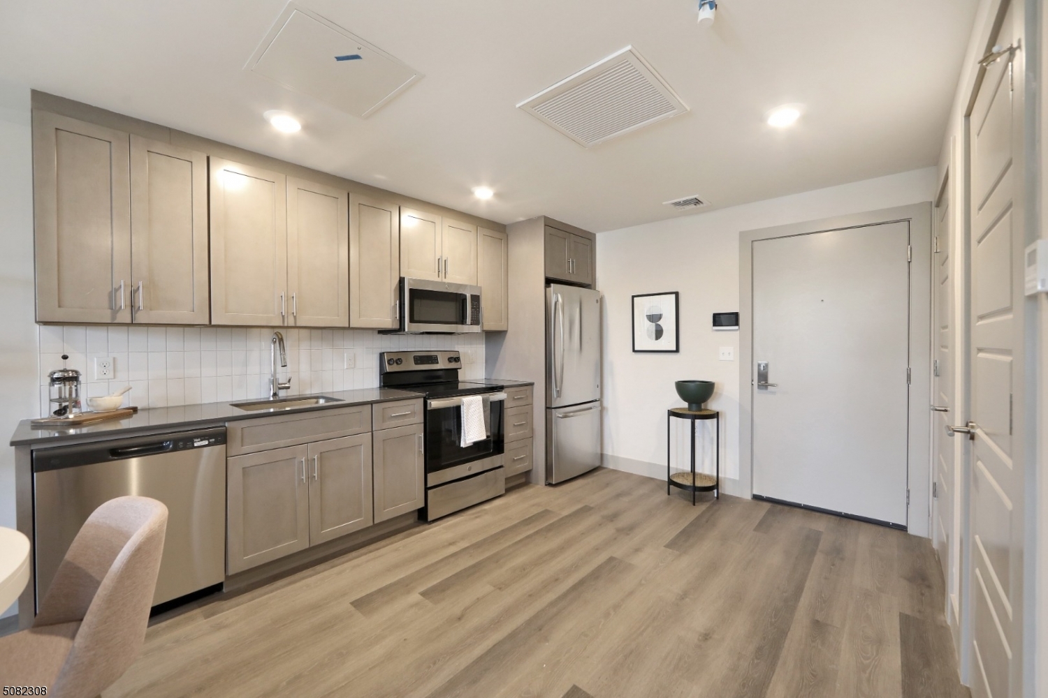 Belleville Twp., NJ 07109,548 Franklin Ave #214