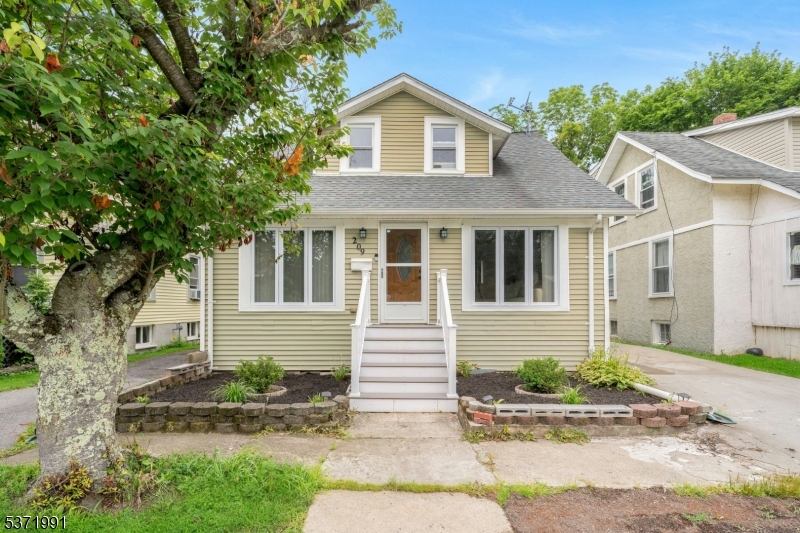 209 Park Ave, Hackettstown Town, NJ 07840