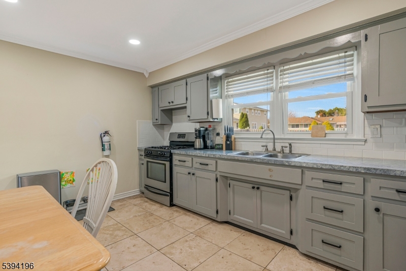 Manville Boro, NJ 08835,183 E Camplain Rd