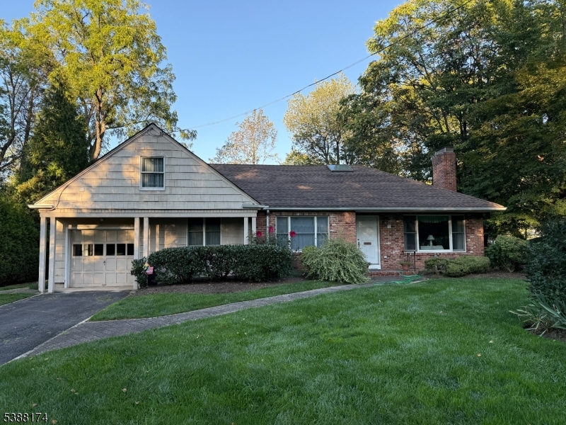 130 Greenwood Rd, Mountainside Boro, NJ 07092