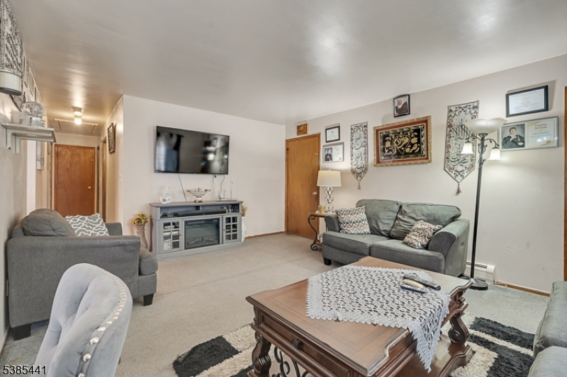 Linden City, NJ 07036,514 E Elm St