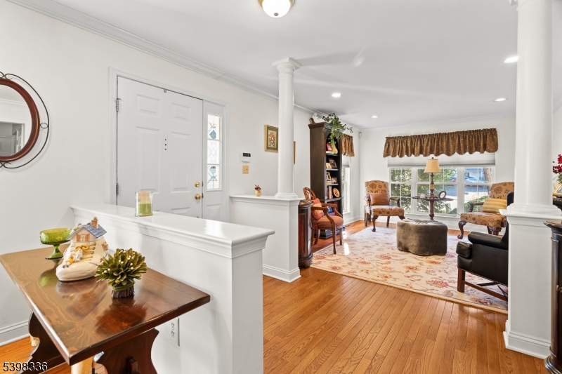 Bernards Twp., NJ 07920,14 Minuteman Ct