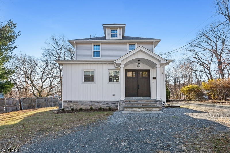 17 Lakeview Ave, Park Ridge Boro, NJ 07656