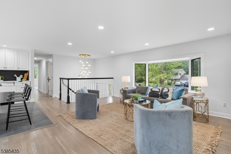 106 Falcon Rd, Livingston Twp., NJ 07039