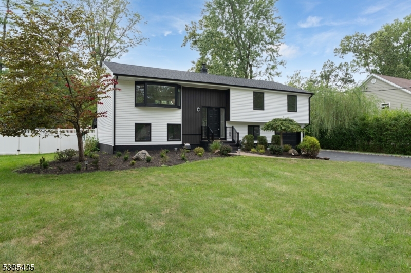 Livingston Twp., NJ 07039,106 Falcon Rd