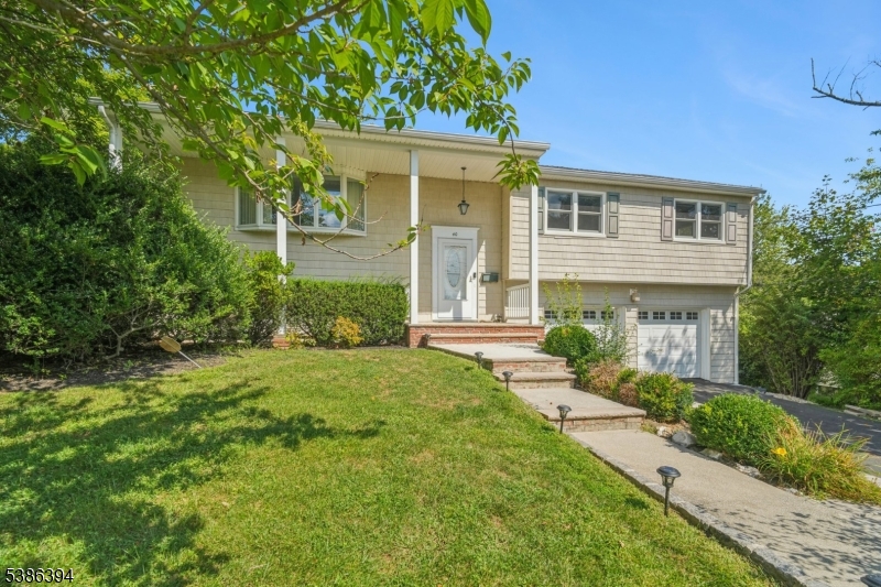 40 Byron Pl, Livingston Twp., NJ 07039