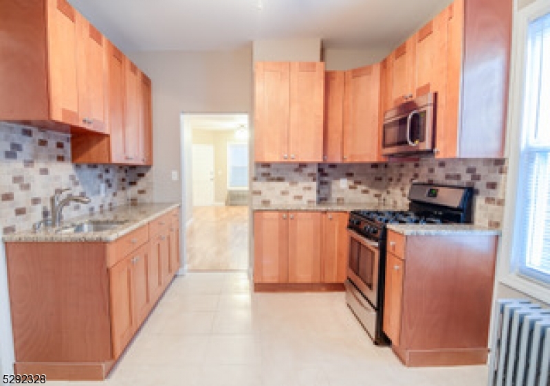 Linden City, NJ 07036,1410 Hussa St