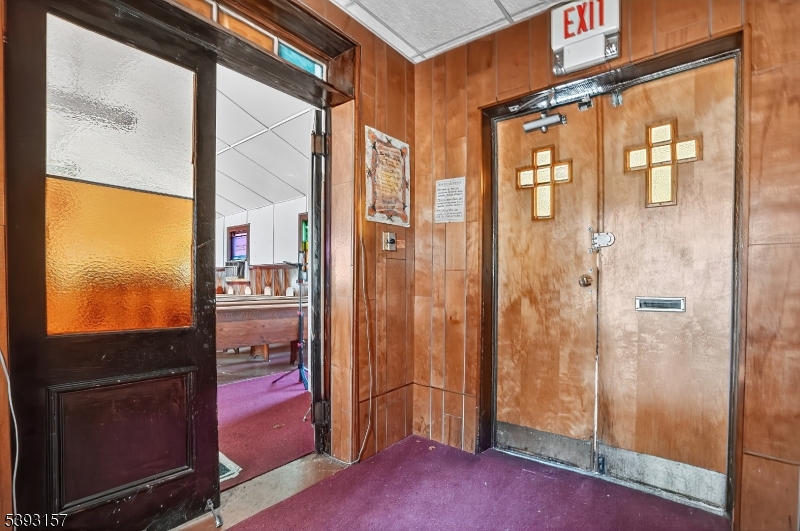 Montclair Twp., NJ 07042,61 New St