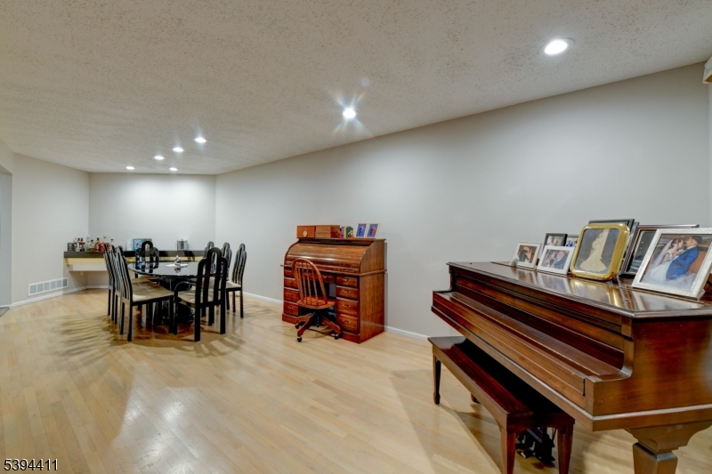 Springfield Twp., NJ 07081,3702 Park Place