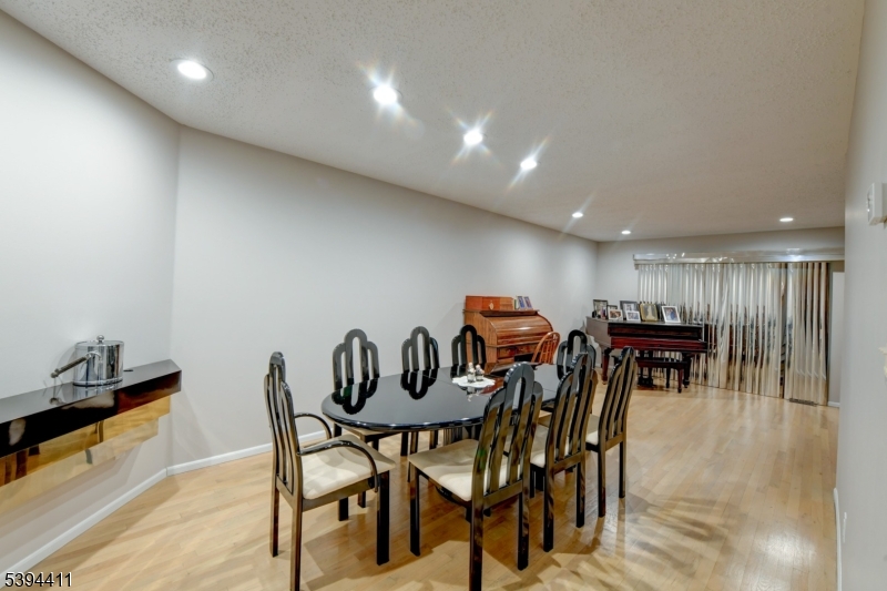 Springfield Twp., NJ 07081,3702 Park Place