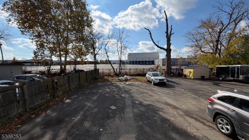 Linden City, NJ 07036,202 S Stiles St #2L