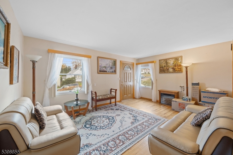 Clifton City, NJ 07012,42 Harvey Rd