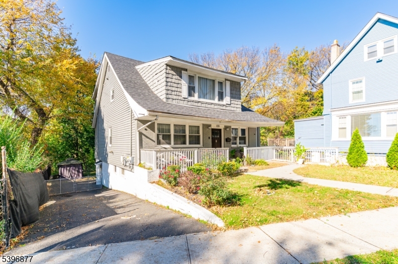 Kearny Town, NJ 07032,109 S Midland Ave