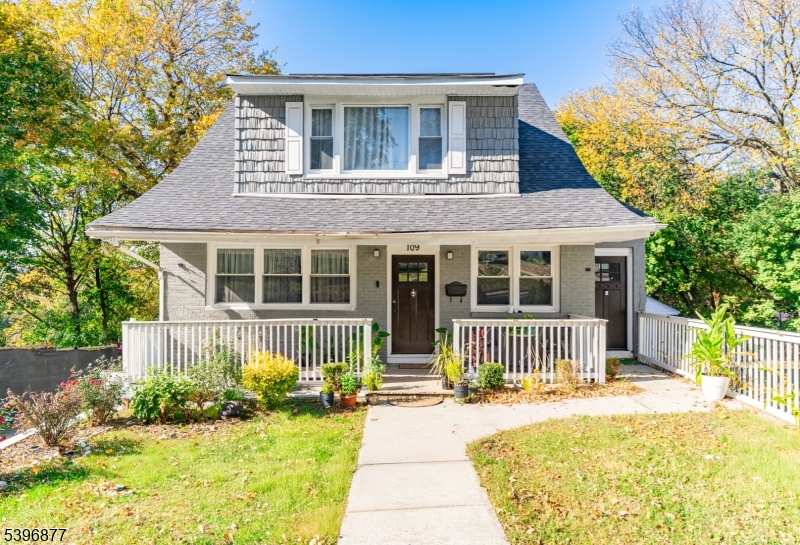 Kearny Town, NJ 07032,109 S Midland Ave