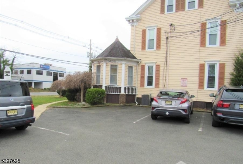 North Brunswick Twp., NJ 08902,623 Georges Rd 1B