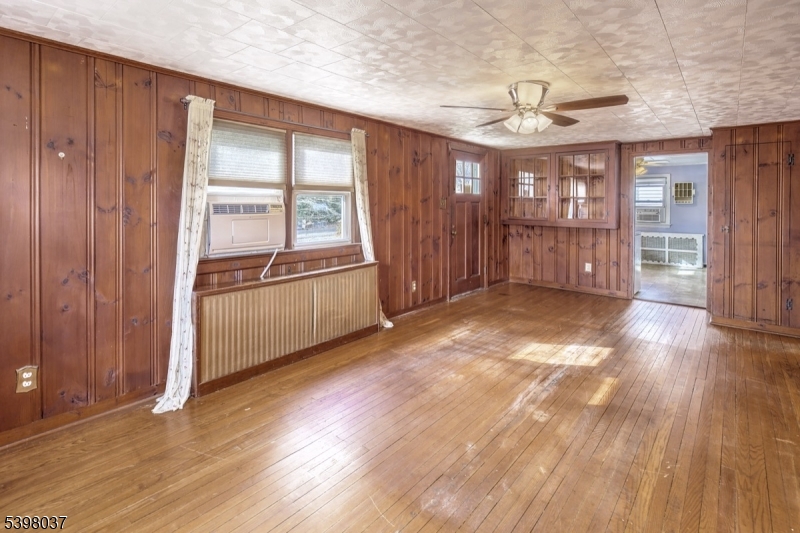 Peapack Gladstone Boro, NJ 07934,10 Maple St